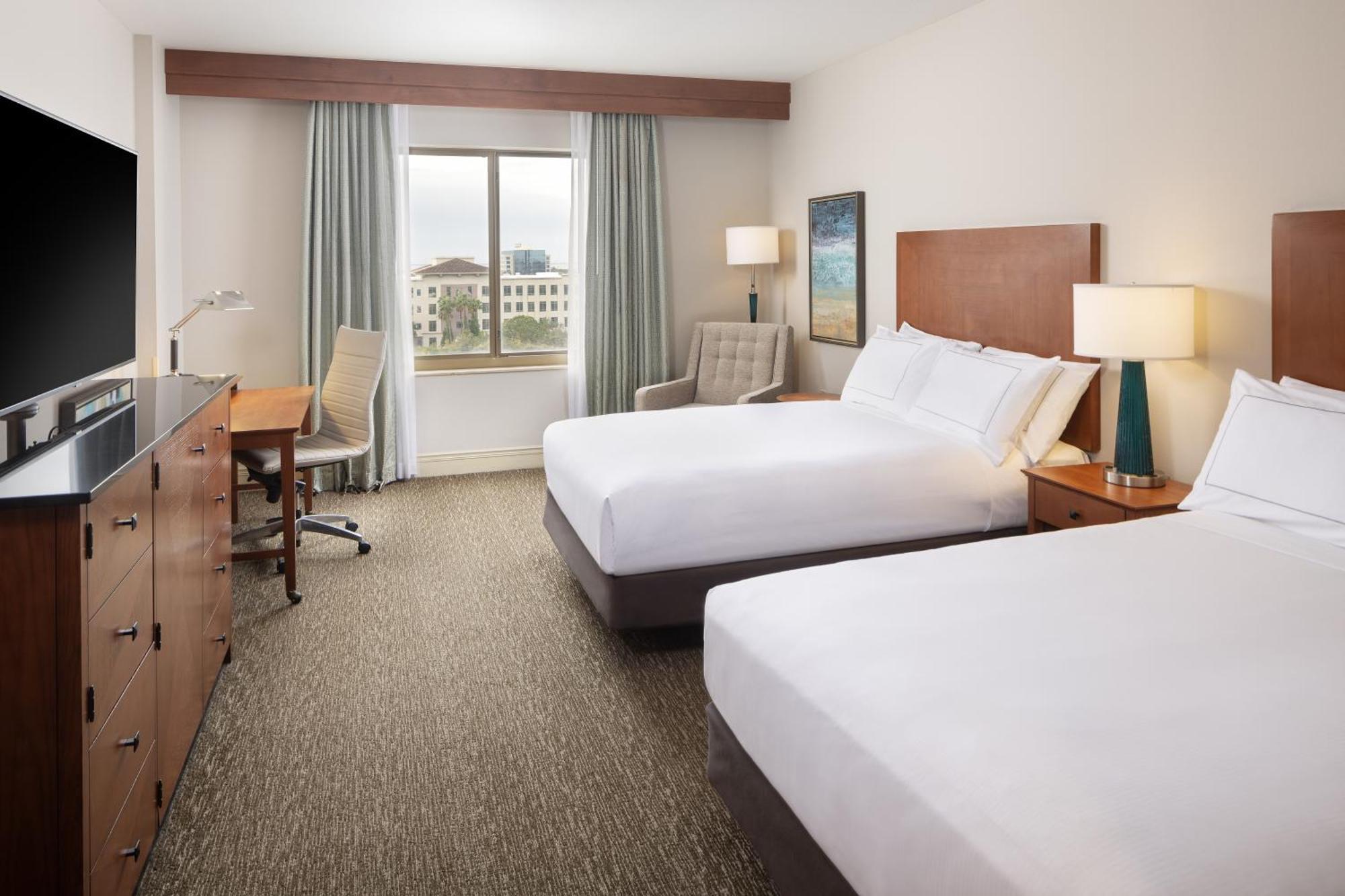 Hilton St. Petersburg Carillon Park Hotel Exterior photo